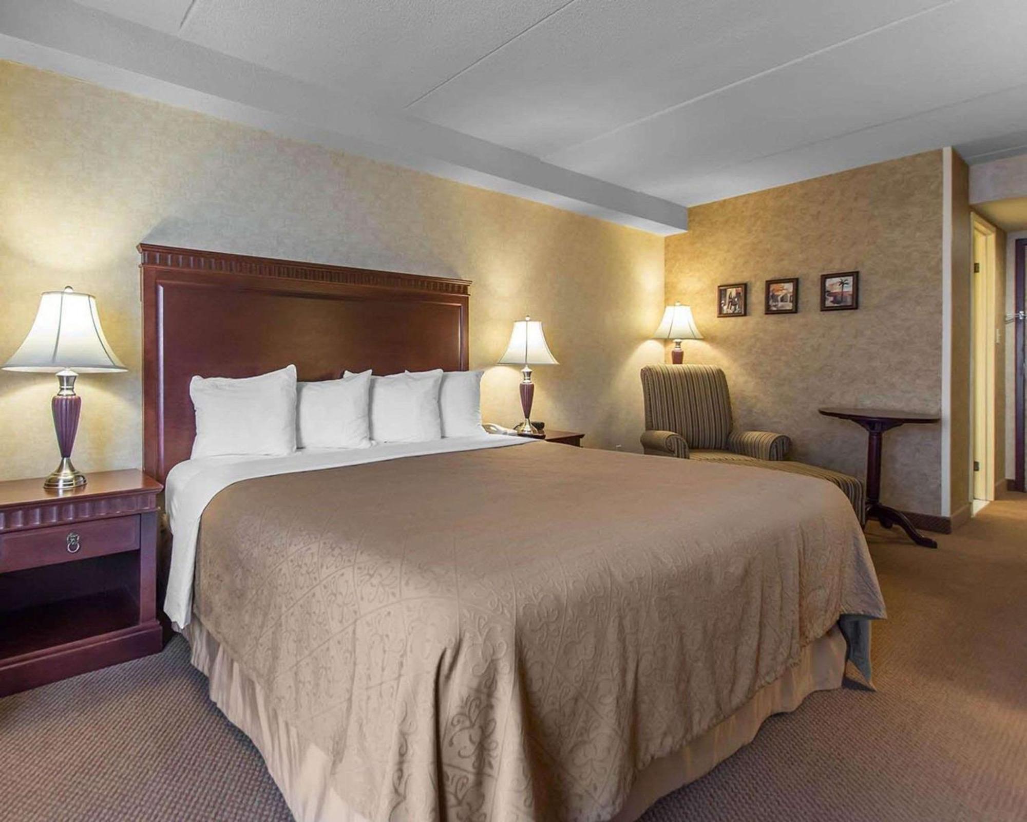 Quality Inn & Suites Bay Front Sault Ste. Marie Dış mekan fotoğraf
