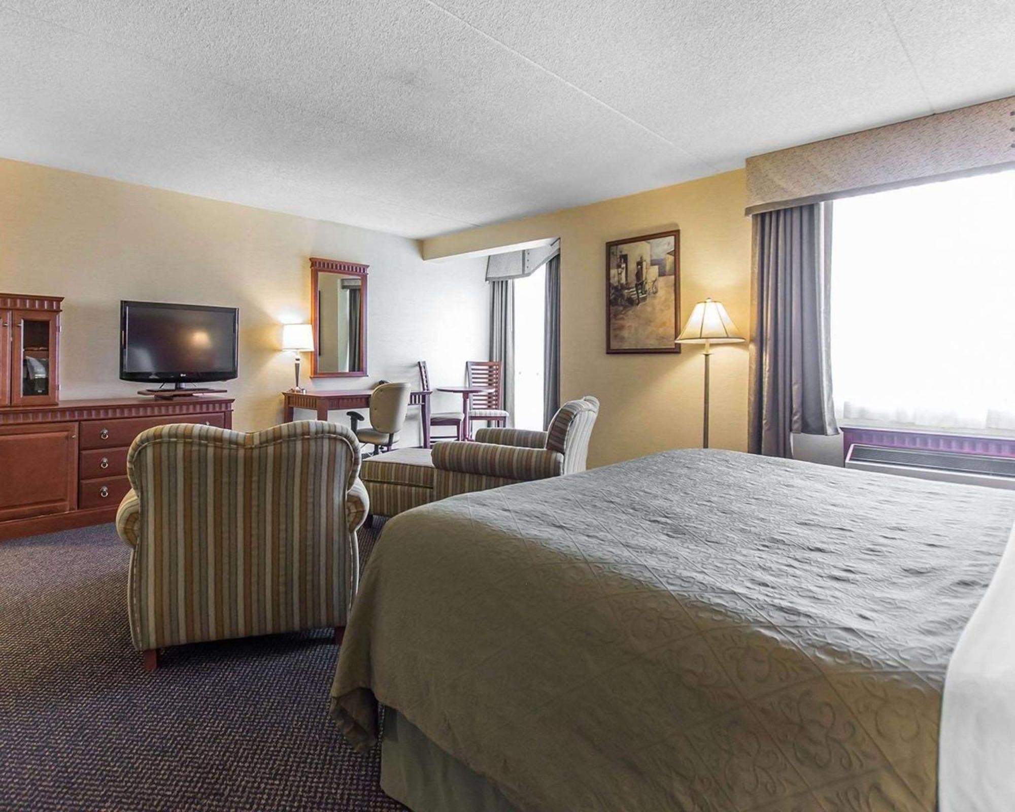 Quality Inn & Suites Bay Front Sault Ste. Marie Dış mekan fotoğraf