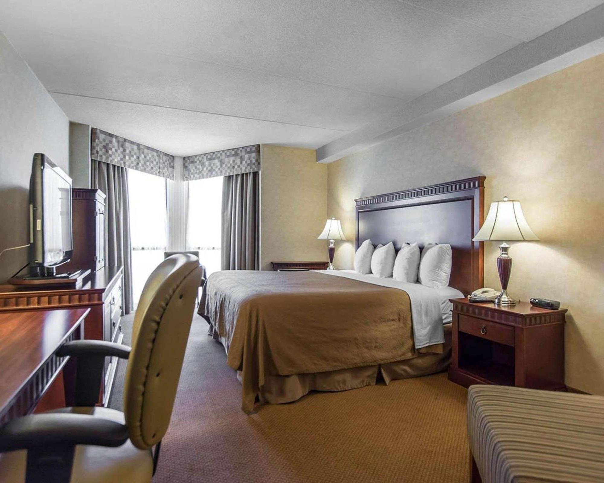 Quality Inn & Suites Bay Front Sault Ste. Marie Dış mekan fotoğraf