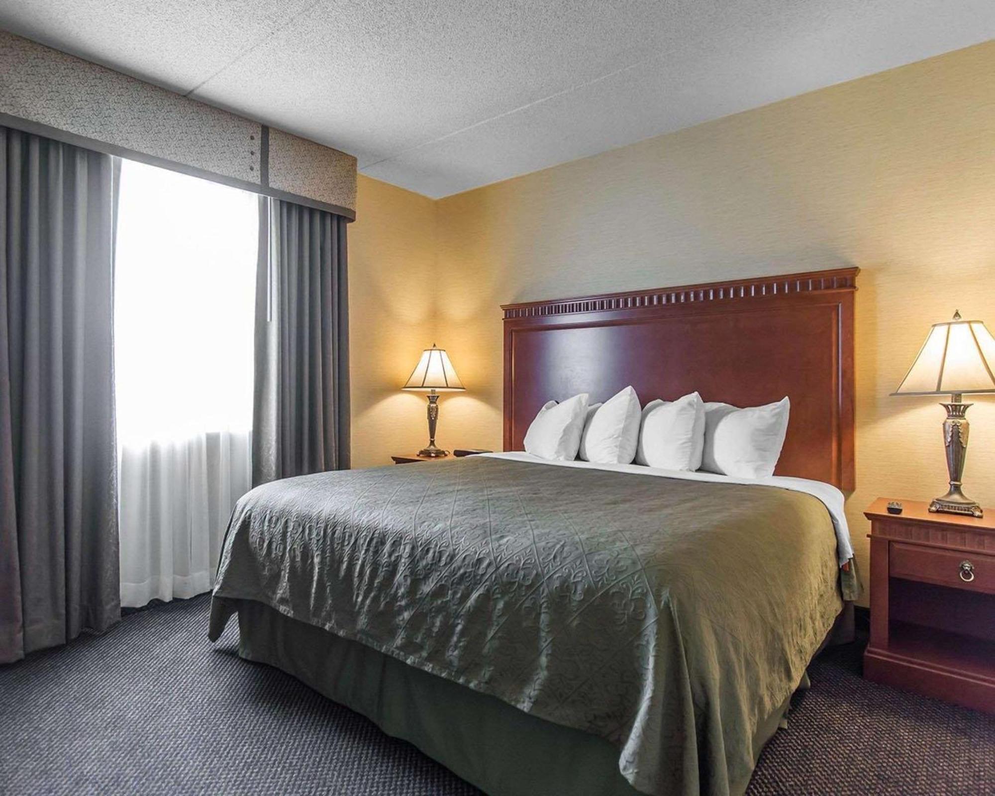 Quality Inn & Suites Bay Front Sault Ste. Marie Dış mekan fotoğraf